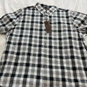 Perry Ellis Men’s Shirt Sleeve Dress Shirt
Size XXL